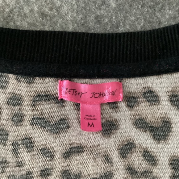 Betsey Johnson Animal Print Cheetah Pullover Long Sleeve Size M Top. - Picture 11 of 12
